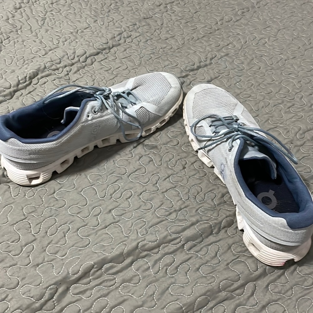 size 9 slightly beat up on clouds with lots of life left in them!